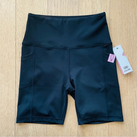 Black Bike Shorts 5” Inseam w. Phone Pocket NWT - Size S - Picture 3 of 7